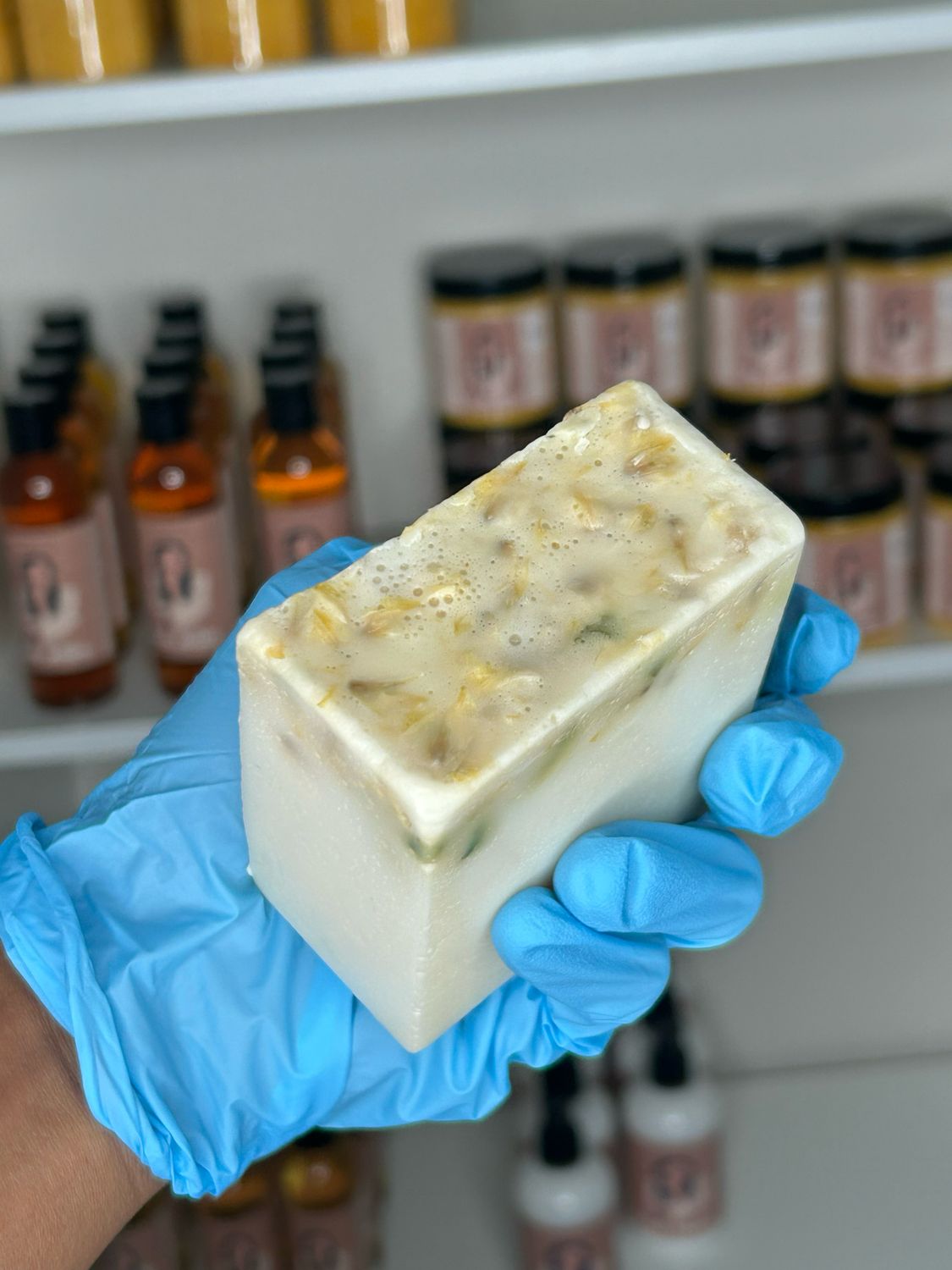 Red Gomphera Globosa Bar 8oz