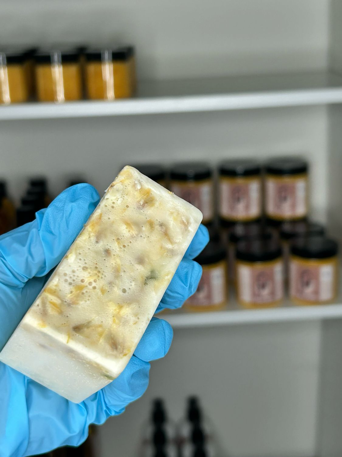 Red Gomphera Globosa Bar 8oz