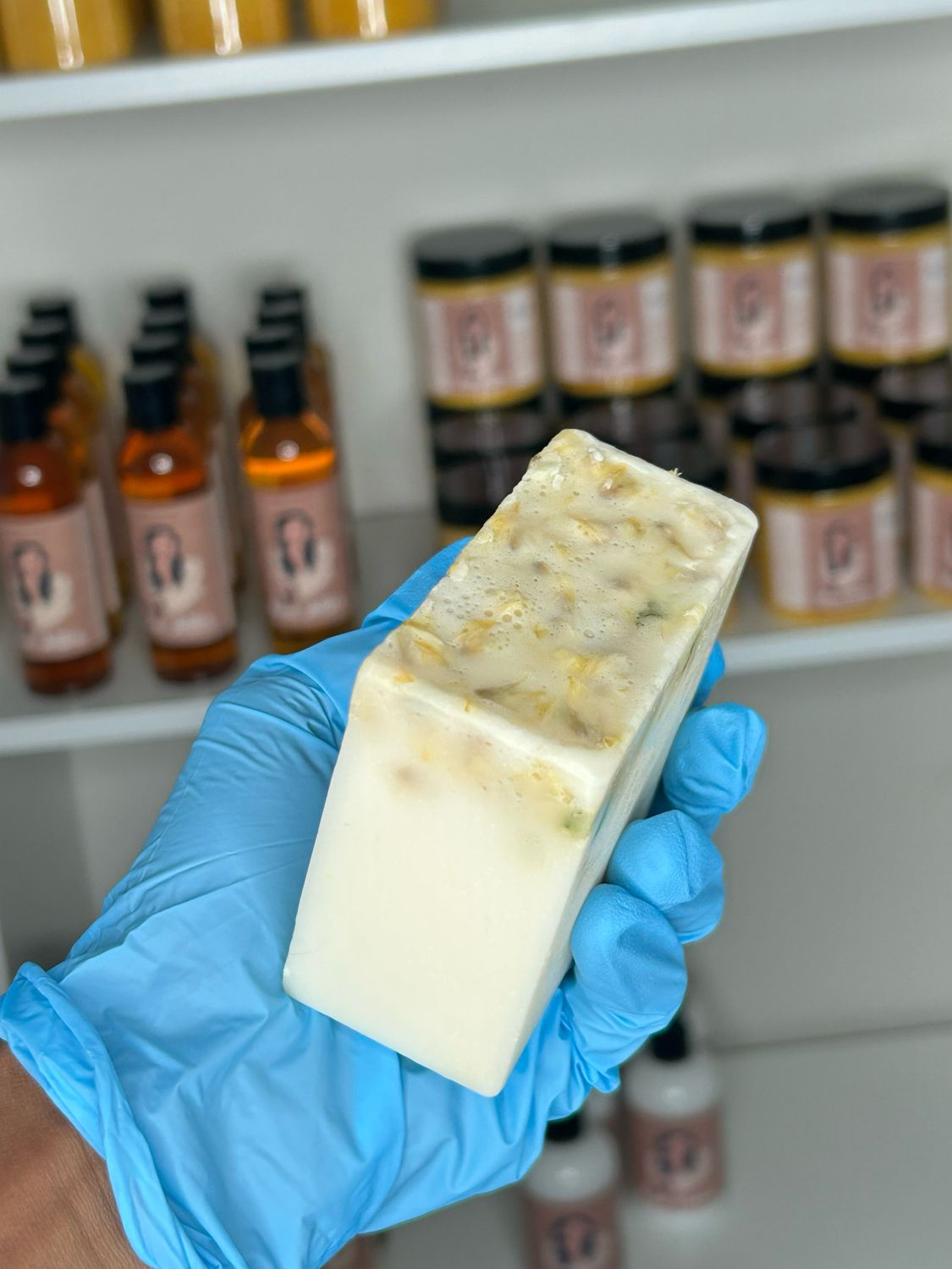 Red Gomphera Globosa Bar 8oz