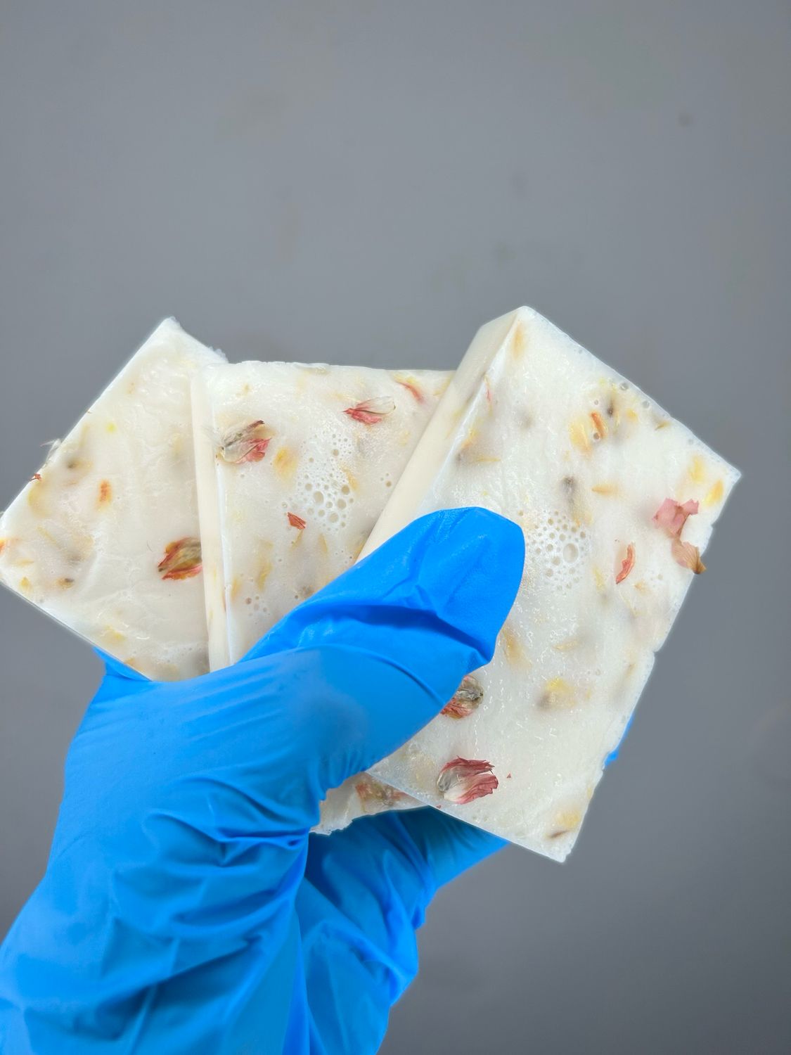 Red Gomphera Globosa Bar 3oz