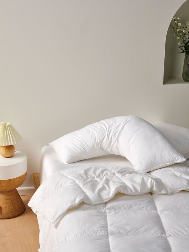 All Seasons U-Shaped Pillow | 1300 GSM