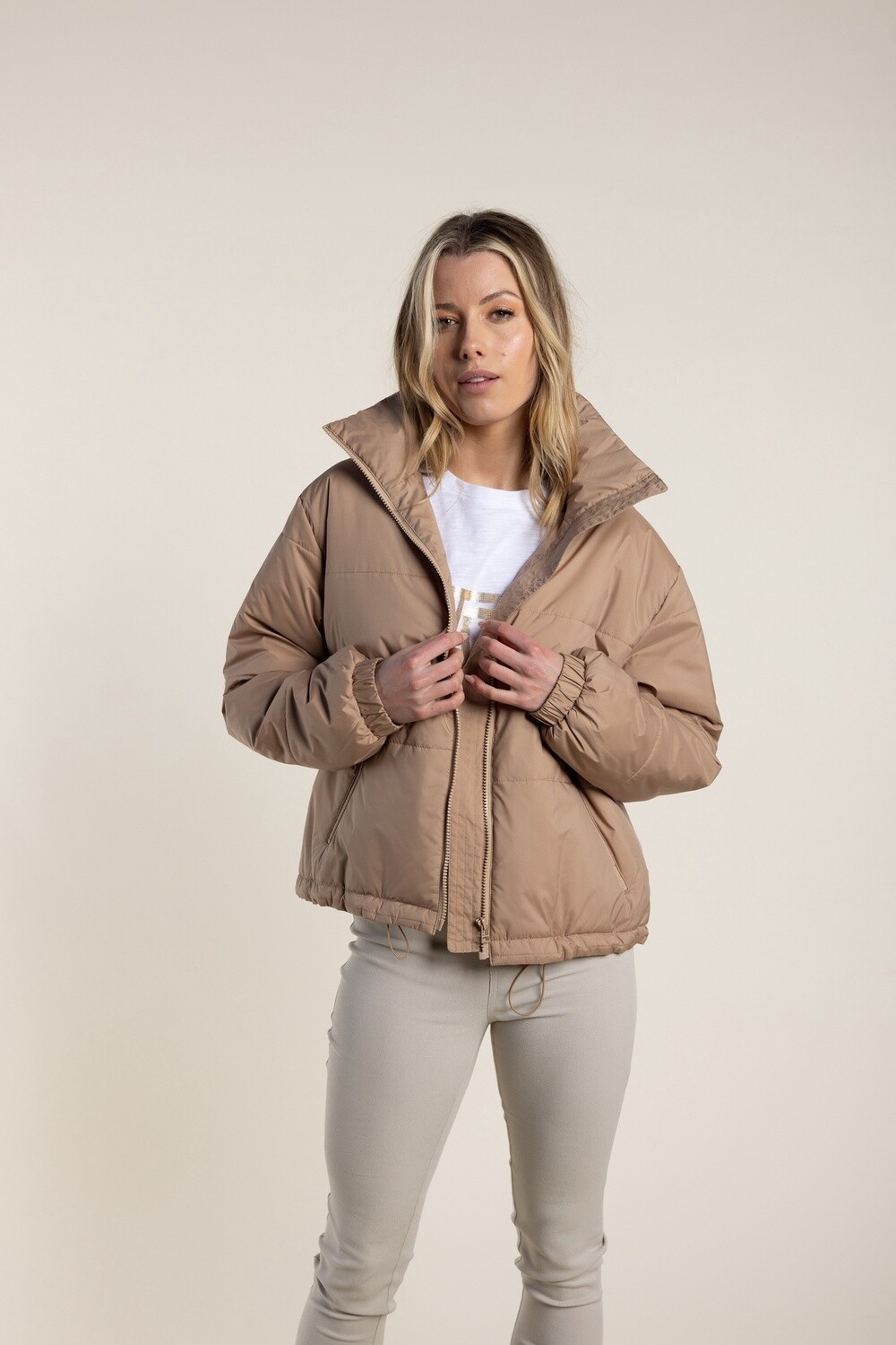 Two-T&#39;s - Short Puffer Camel - 2776, Size: 8