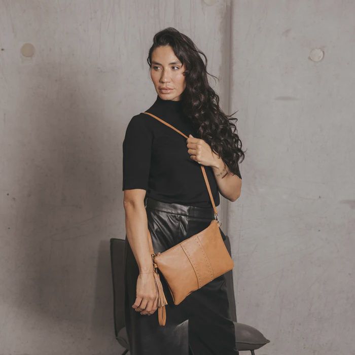 Black Caviar - London Tan Crossbody Pouch - SK-01644