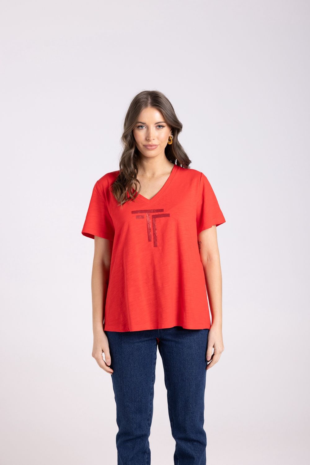 Two-T&#39;s - V Neck DTM Sequin T-Shirt / Scarlet 3029