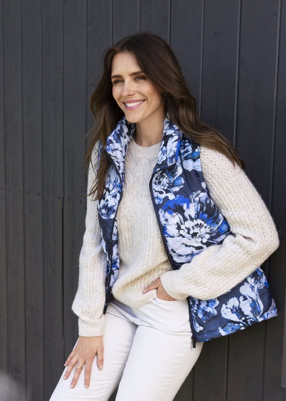 Jump - Blue Bloom Puffer Vest / Multi 586J4061A