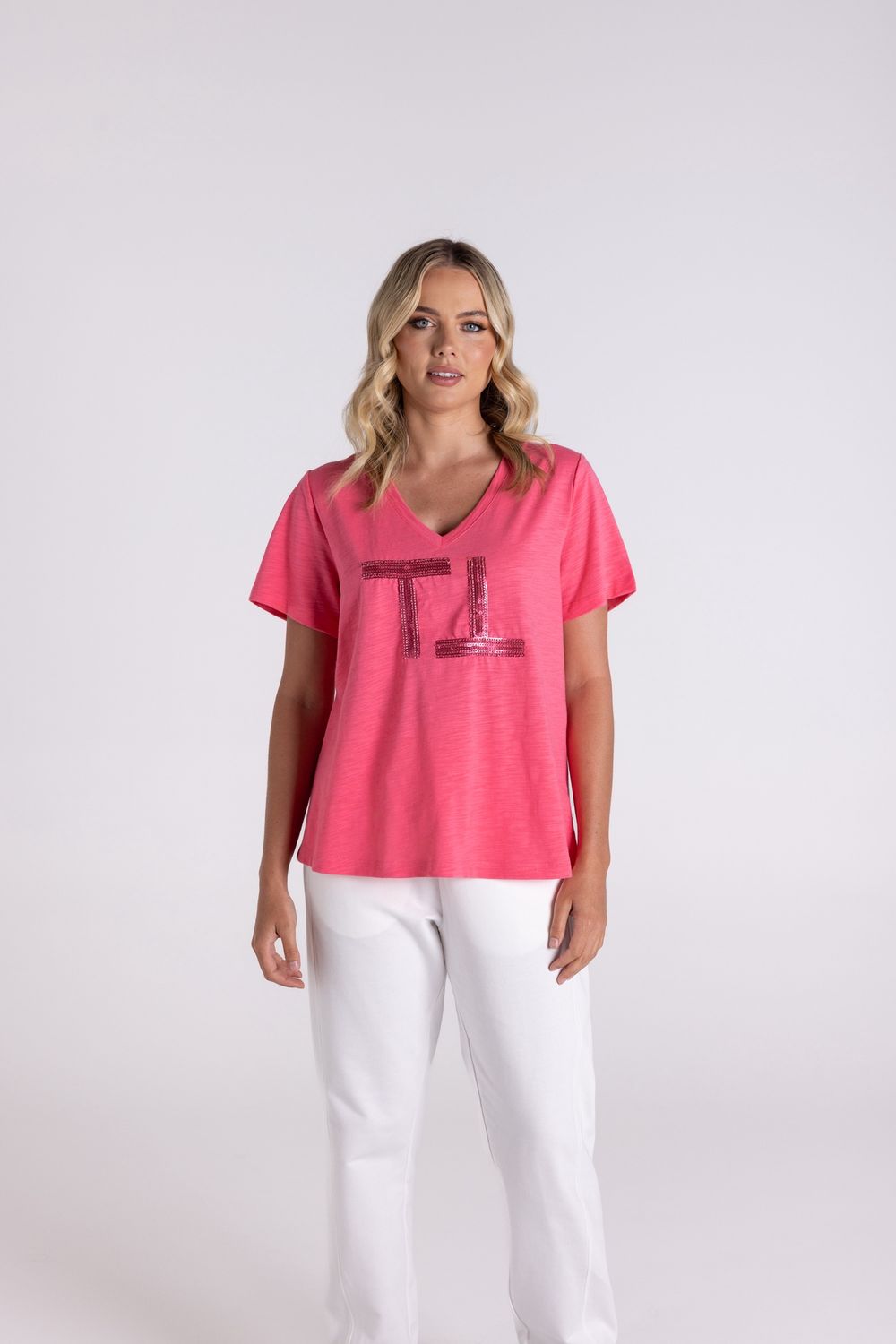 Two-T&#39;s - V Neck Beaded Logo T-Shirt / Flamingo 3111