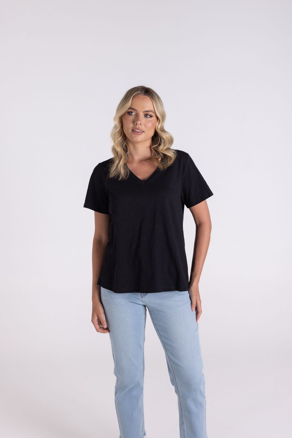 Two-T&#39;s - V Neck T-Shirt / Black 3118