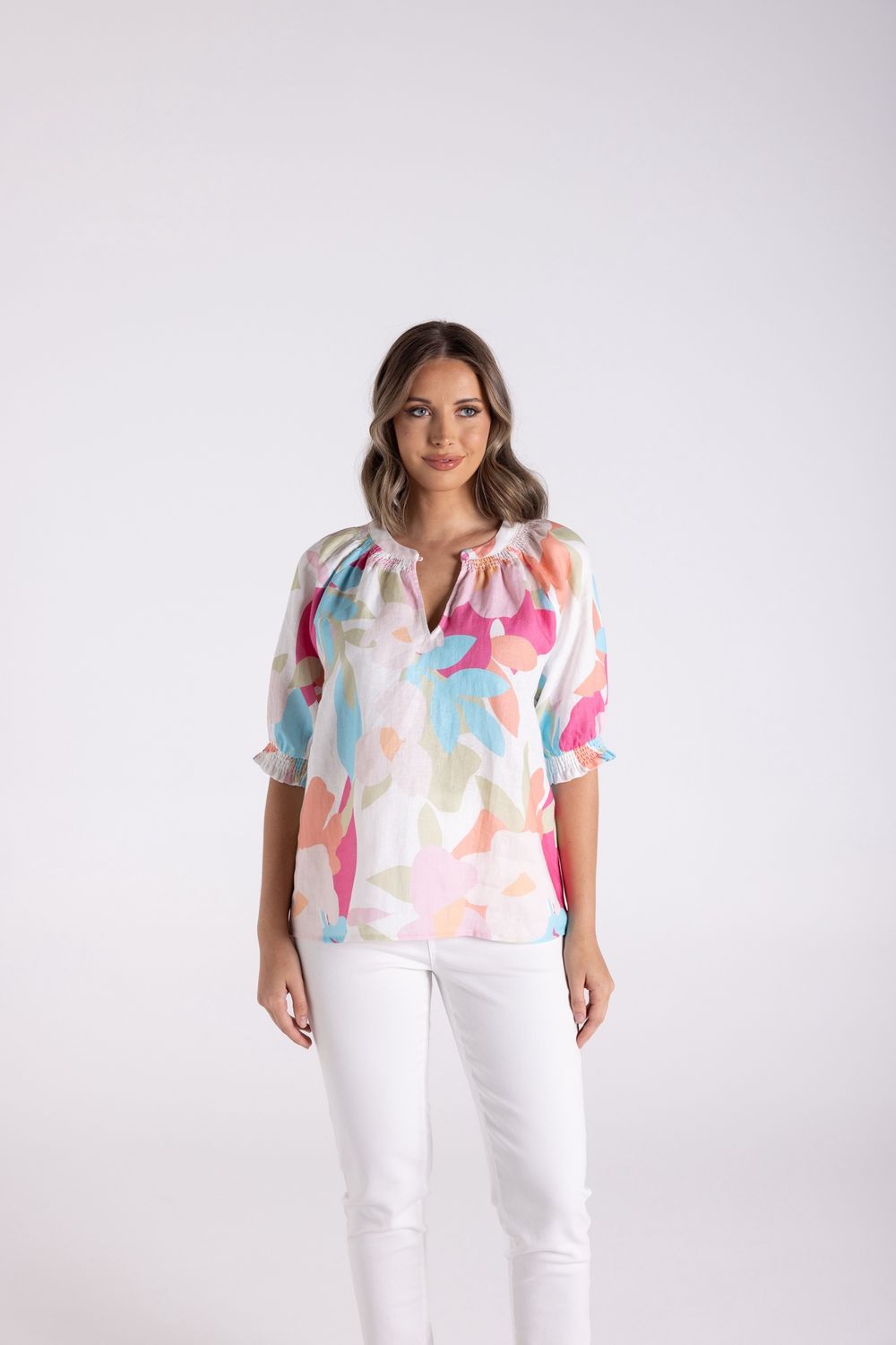 Two-T&#39;s - Anna Print Keyhole Top / 3153