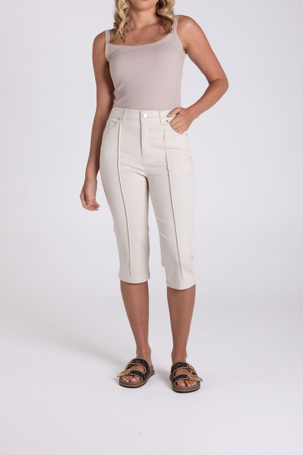 Two-T&#39;s - Sateen Capri Pant / Sand 3174