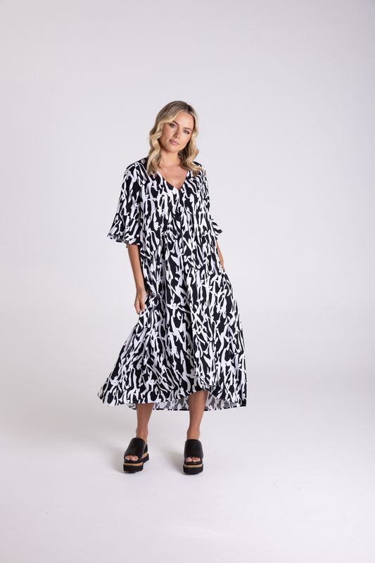 Two-T&#39;s - Abstract Print Dress Black/White Print 3140