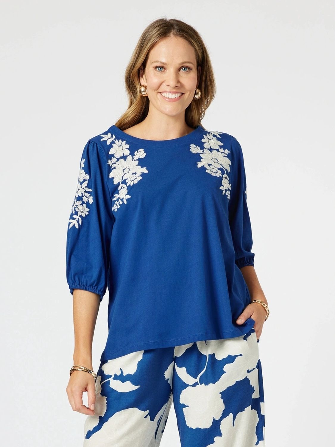 Clarity - Jill Floral Embroidered Top / Blue 47849