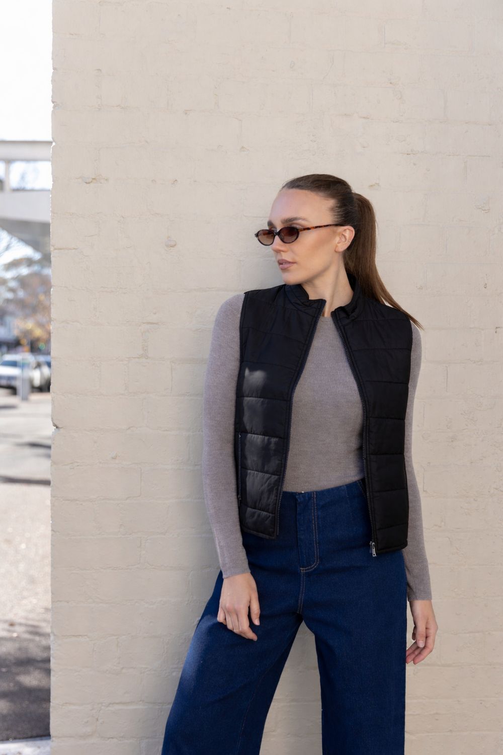 Two T's - Puffer Vest / Black 3354