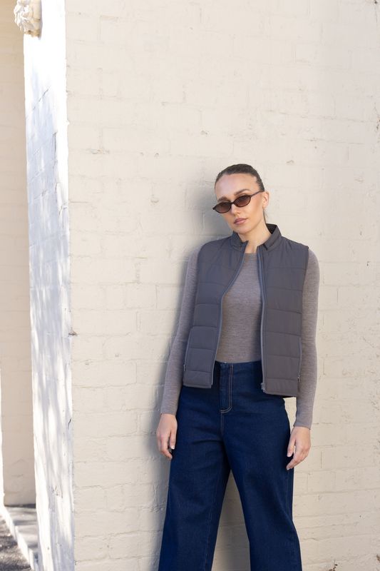 Two T's - Puffer Vest / Slate 3354