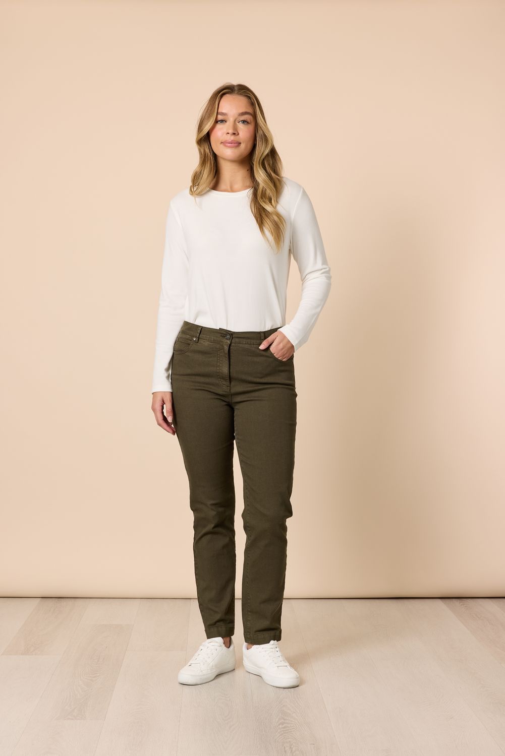GS - Slim Leg Miracle Jean / Khaki 107202