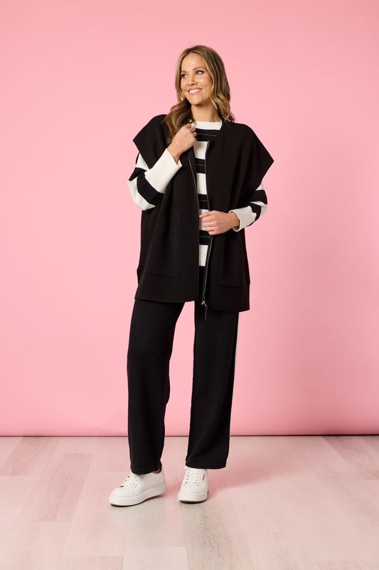 Hammock &amp; Vine - Elena Short Sleeve Zip Knit / Black 49300