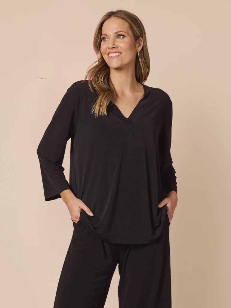 Clarity - Traveller V Neck Top - Black 49388