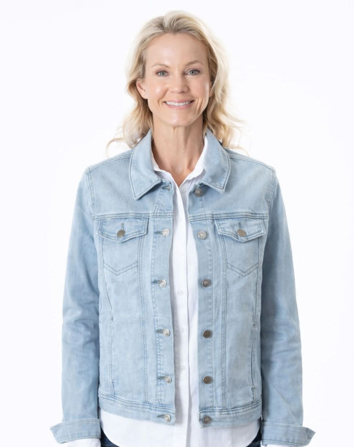 Corfu - Mist Wash Stretch Denim Jacket / W04B7639