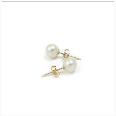 PEARL STUDS (5MM)