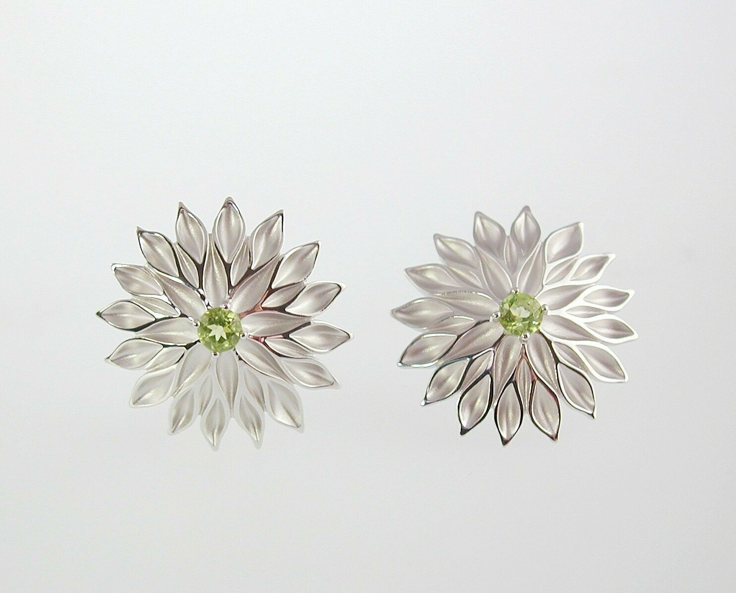 PERIDOT FLOWER