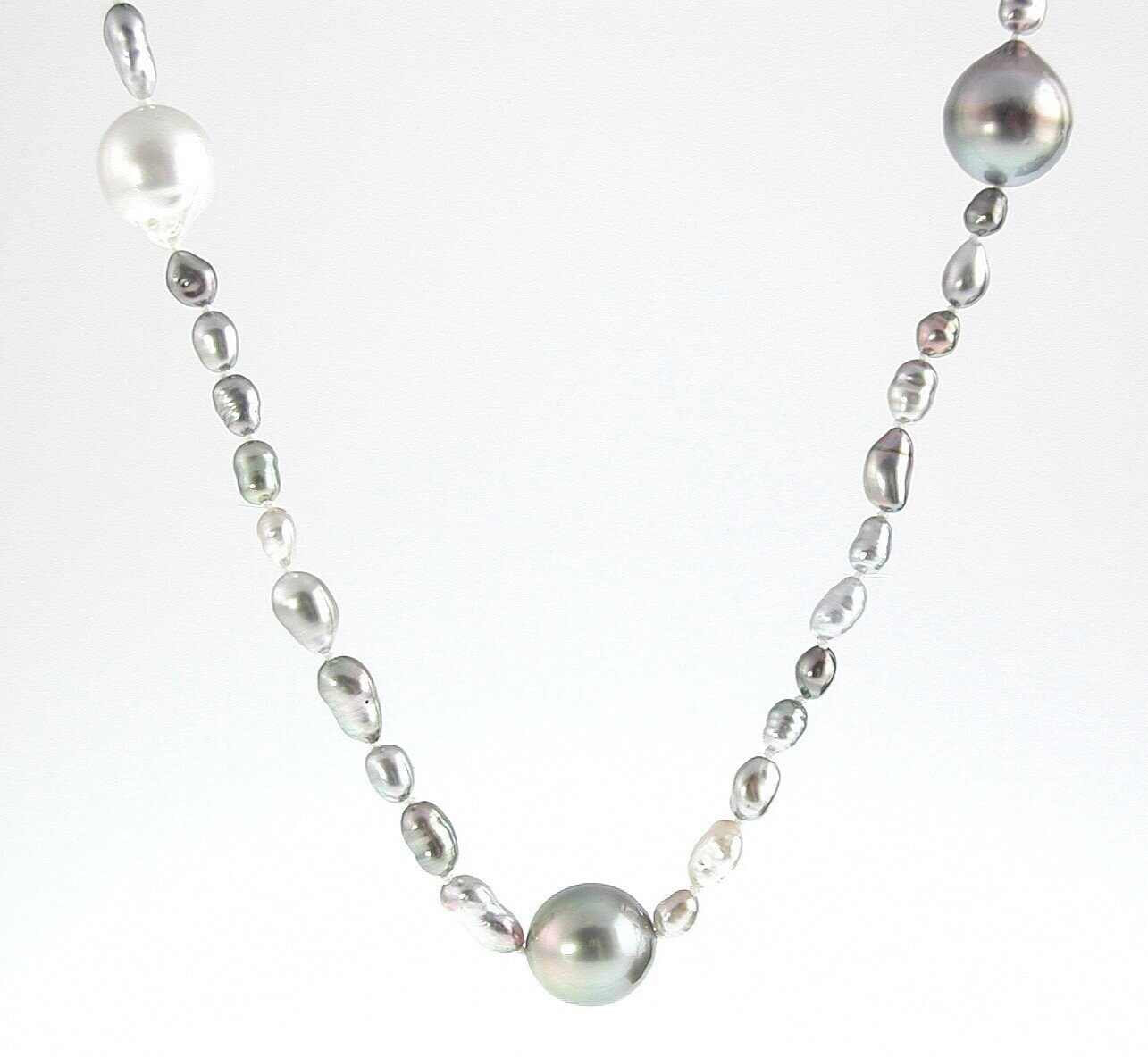 BAROQUE "ENDLESS" PEARL NECKLACE