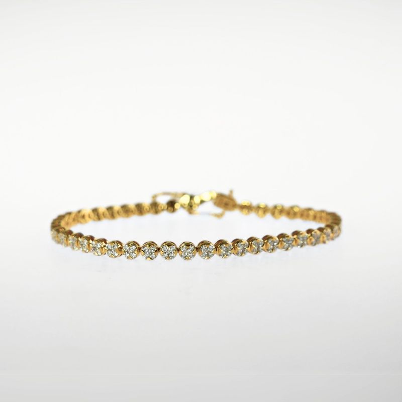 DIAMOND LINE BRACELET IN YELLOW GOLD