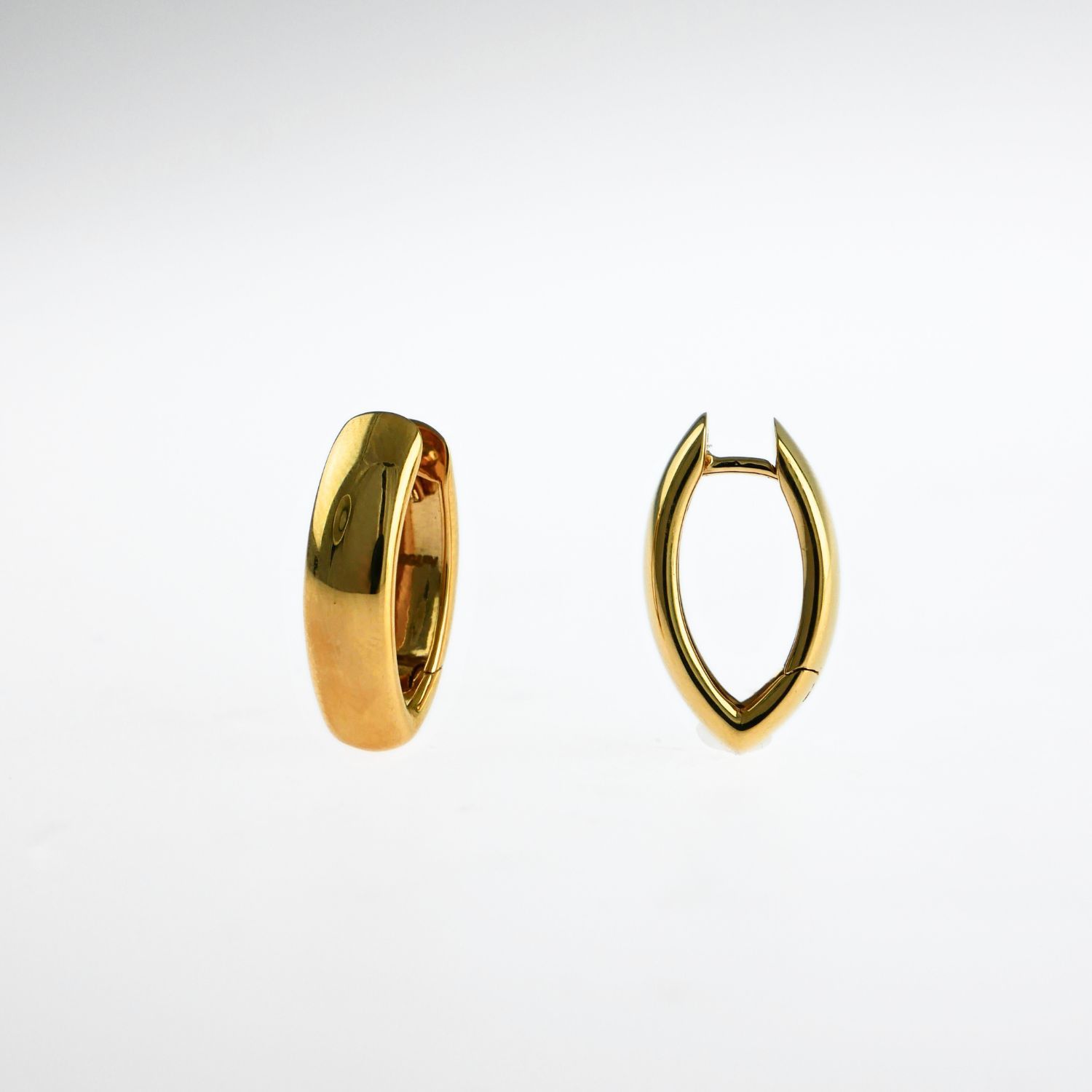 GOLD V-SHAPED HOOPS