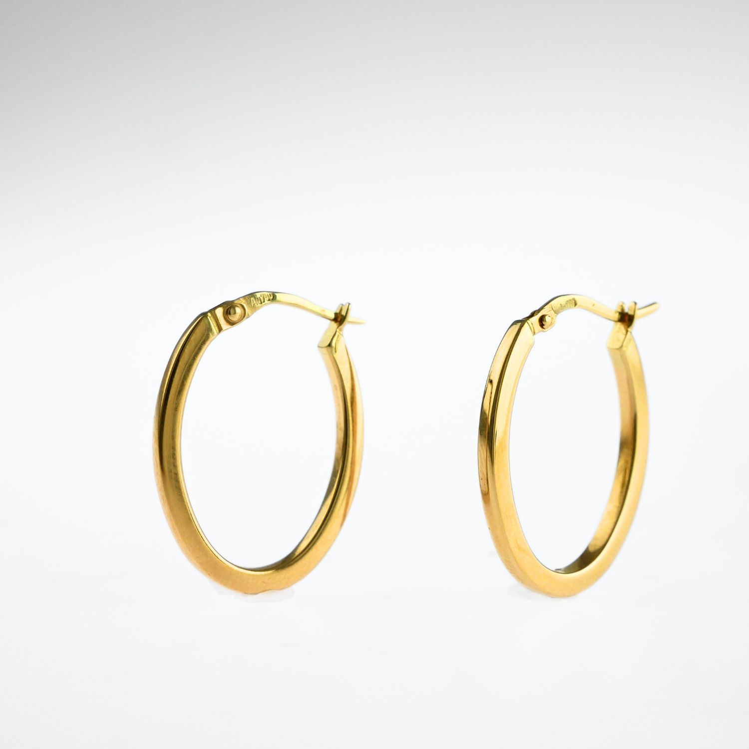 OVAL GOLD HOOPS