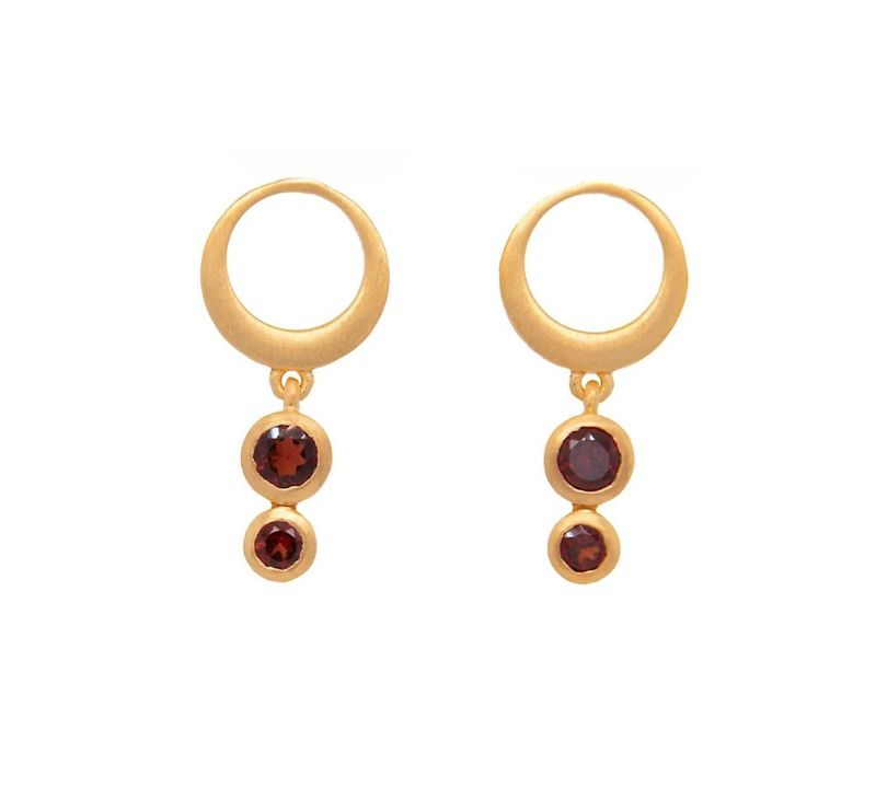 OPEN CIRCLE VERMEIL GARNET EARRINGS