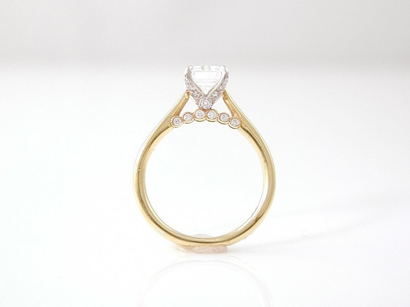 EMERALD-CUT SOLITAIRE