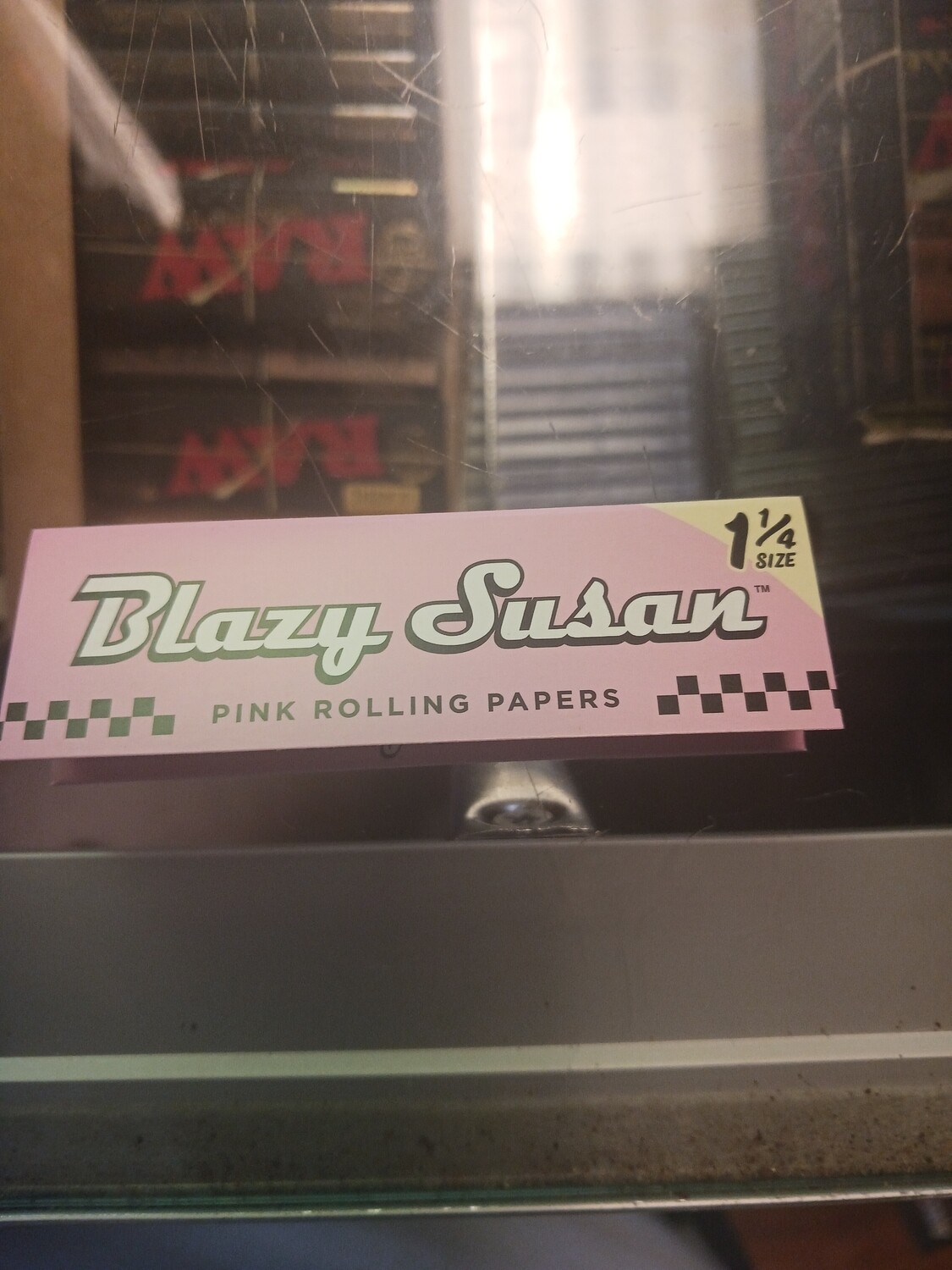 Blazy Susan pink 1 1/4 papers