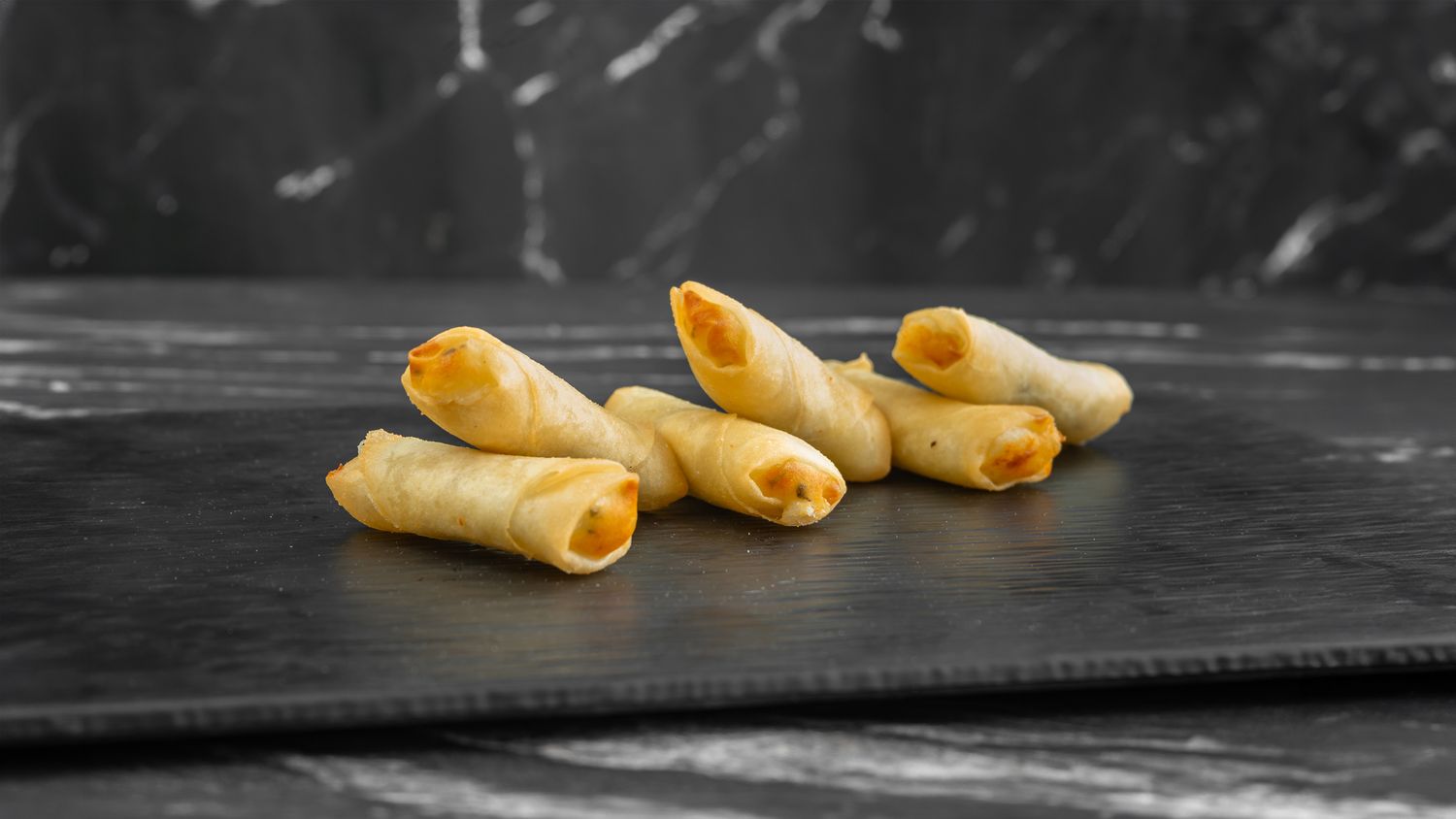 Chicken Roll: (6 PCS)