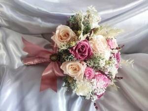 Ramos novia y madrina realizados con flores preservadas.