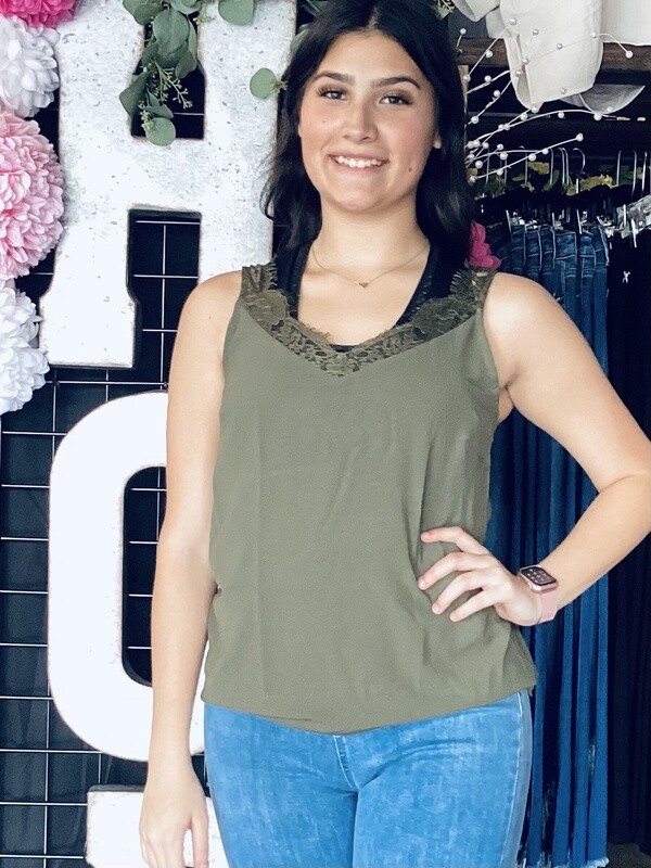 Tank w lace detail