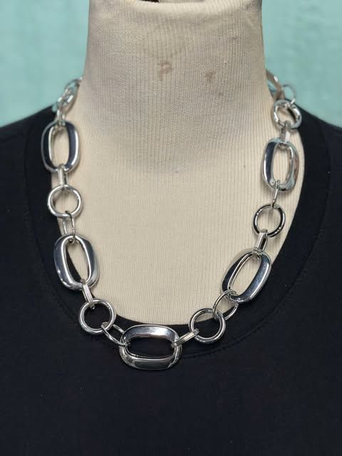 Shiny Silver Chunky Necklace