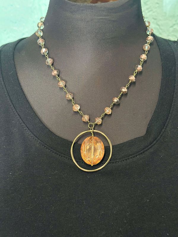 Short Beaded Necklace with Topaz Pendant