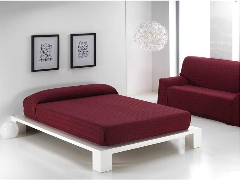 Cubre sofá Multiusos, jarapas 80 % algodón y 20 % poliéster Modelo liso Color granate.