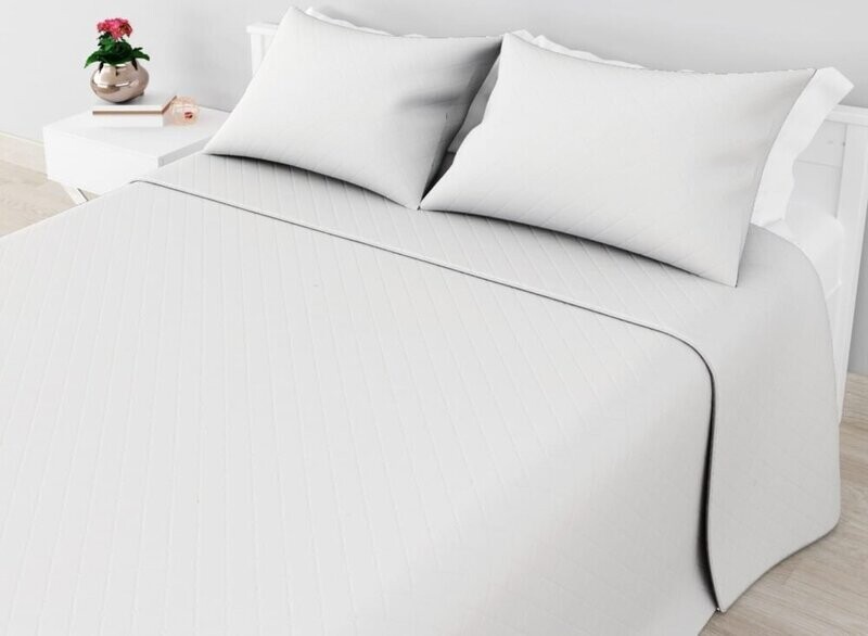 Colcha de cama Blanca Reversible, Oporto Temo sellada asegura y Garantiza su Durabilidad. Con cuadrantes de Regalo 50 x 70cm.