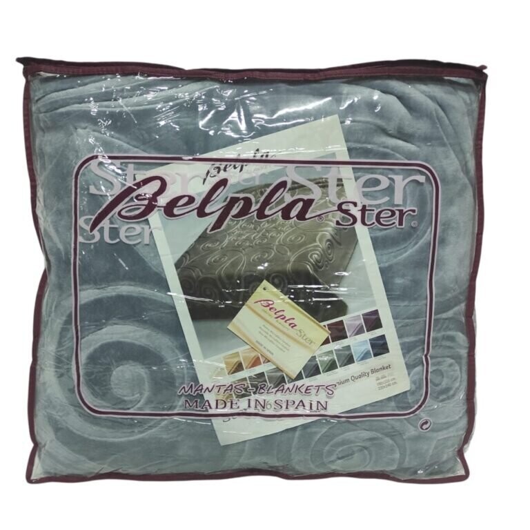 Manta terciopelo Belpla con diseño Antideslizante Ster 516 100% Poliéster de alta calidad, labrado diversos toques de tranquilidad y armonía para tus sueños.