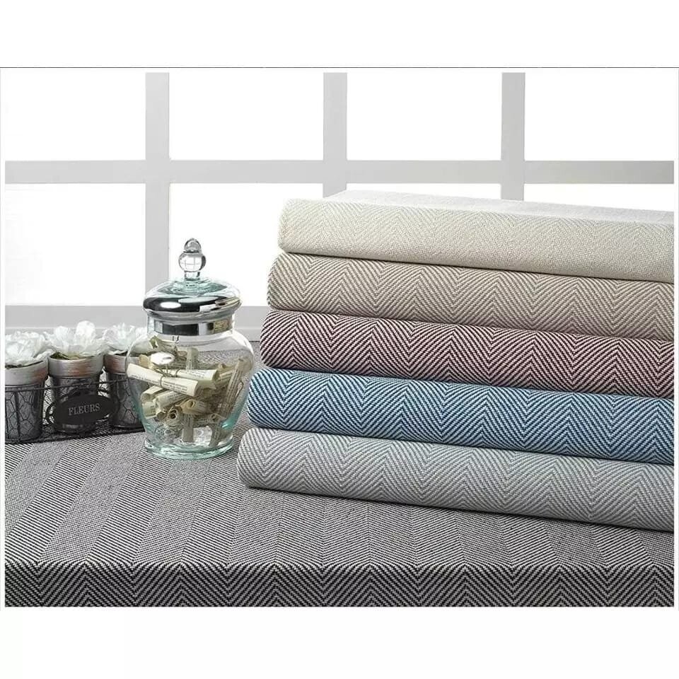 Cubre sofá Multiusos jarapas Composición del tejido: 80% Algodón, 20% Poliéster Fabricado en España Color ,crudo.