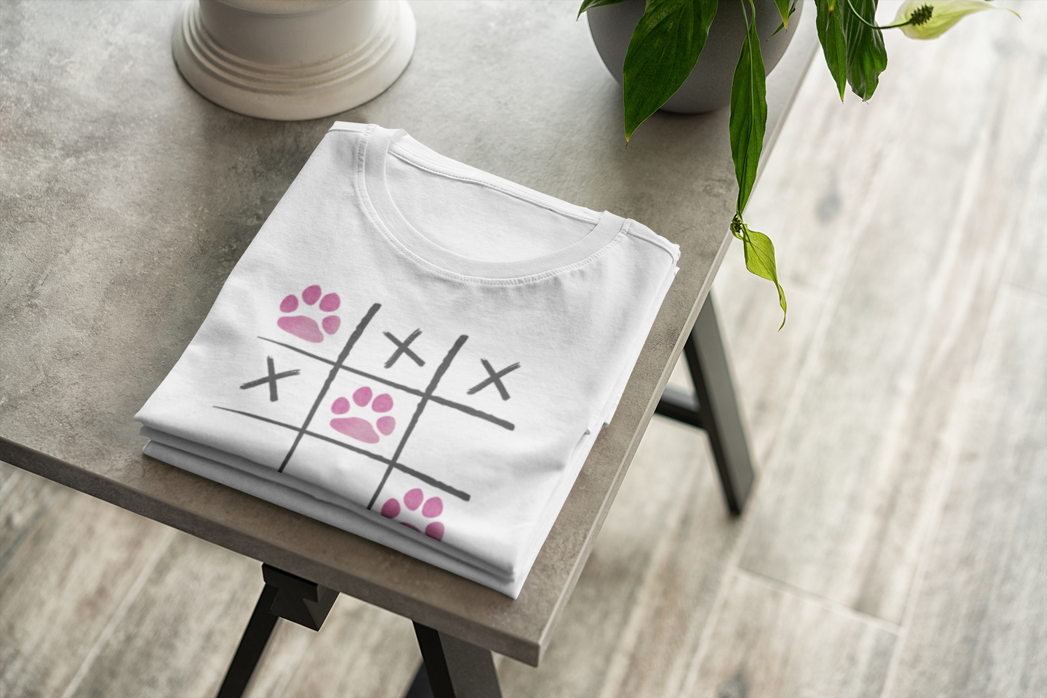 Tic Tac Paw - t-shirt