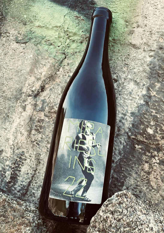MIRA RIESLING - BIODYN - MÄHRISCHER TROCKENER WEIN, 75cl MIRA RIESLING - BIODYN - MÄHRISCHER TROCKENER WEIN, 75cl