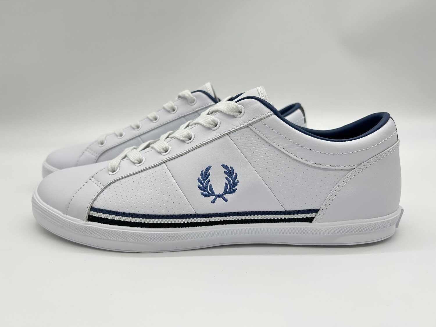 FRED PERRY LEATHER WHITE