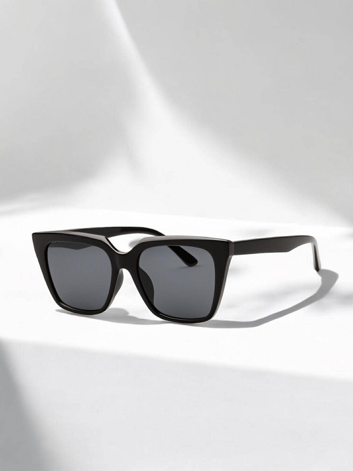 Lunettes de soleil noire