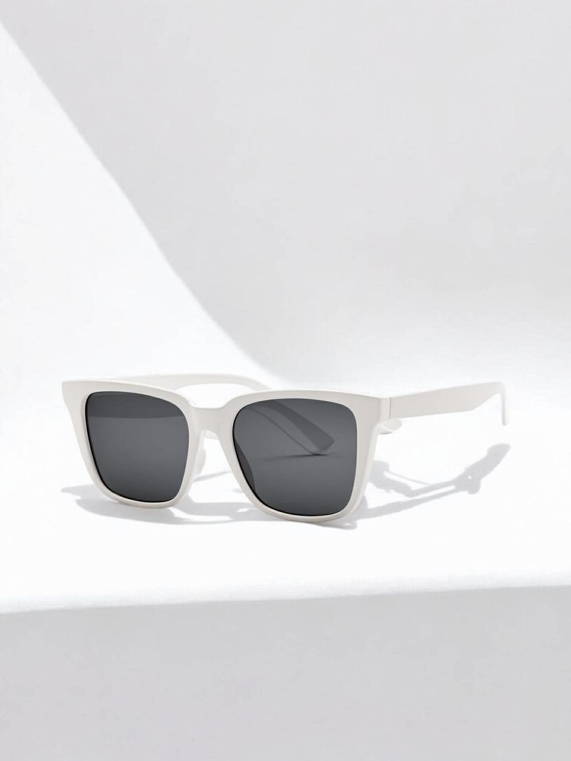 Lunettes de soleil blanches