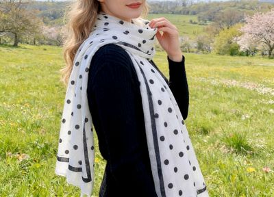 Foulard à pois