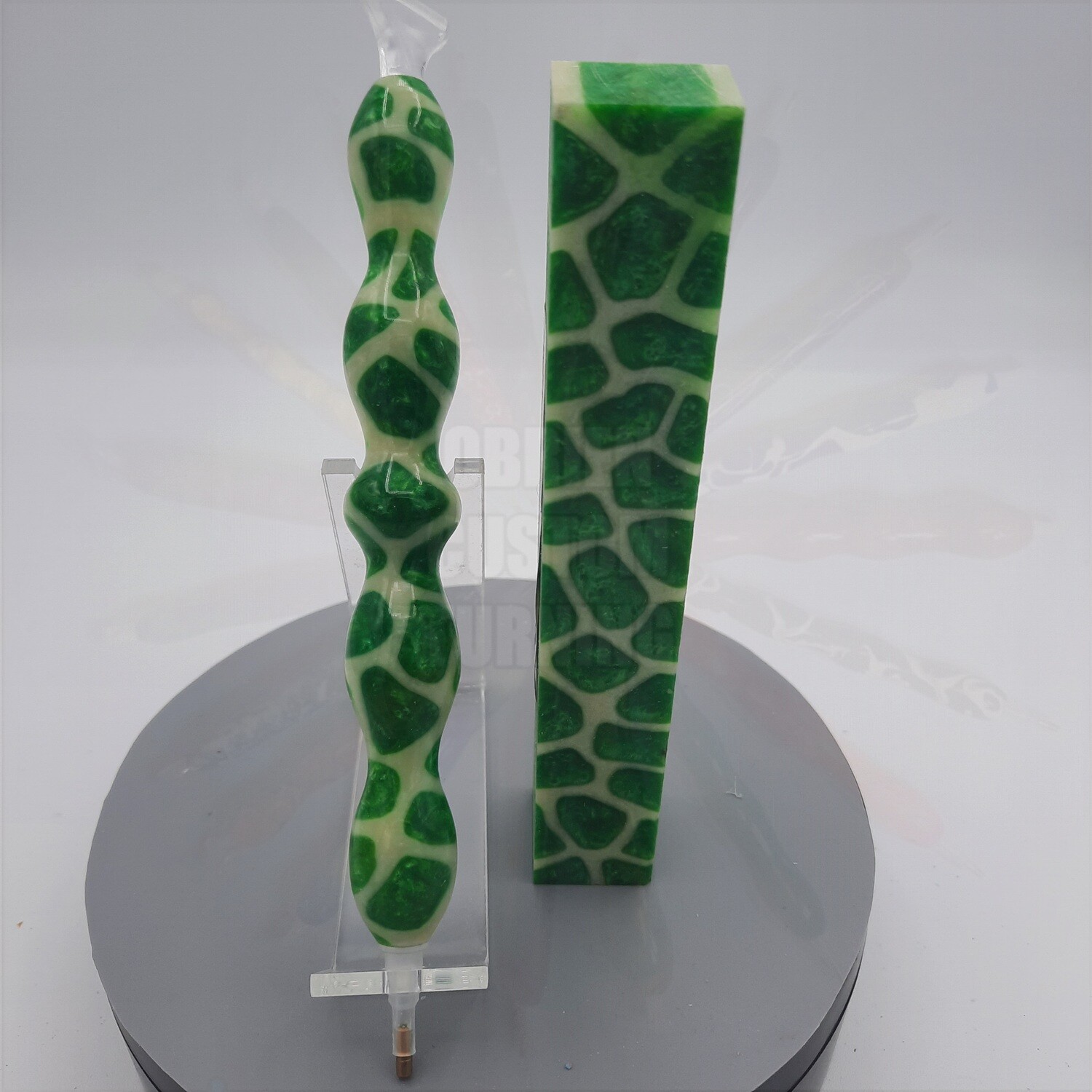 Lime Giraffe - Handcrafted Custom Diamond Painting Pen