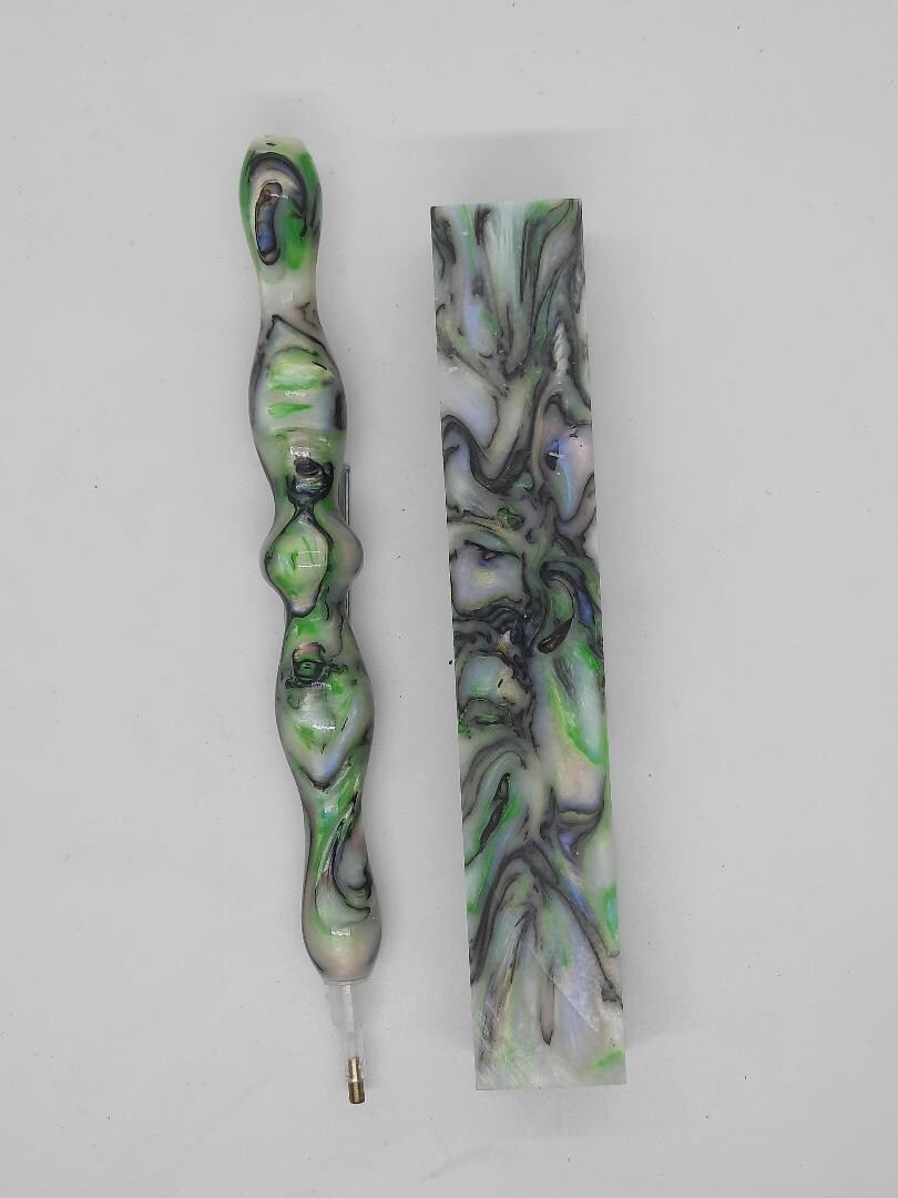 Mother of Pearl with Green - Handcrafted Custom Diamond Painting Pen
