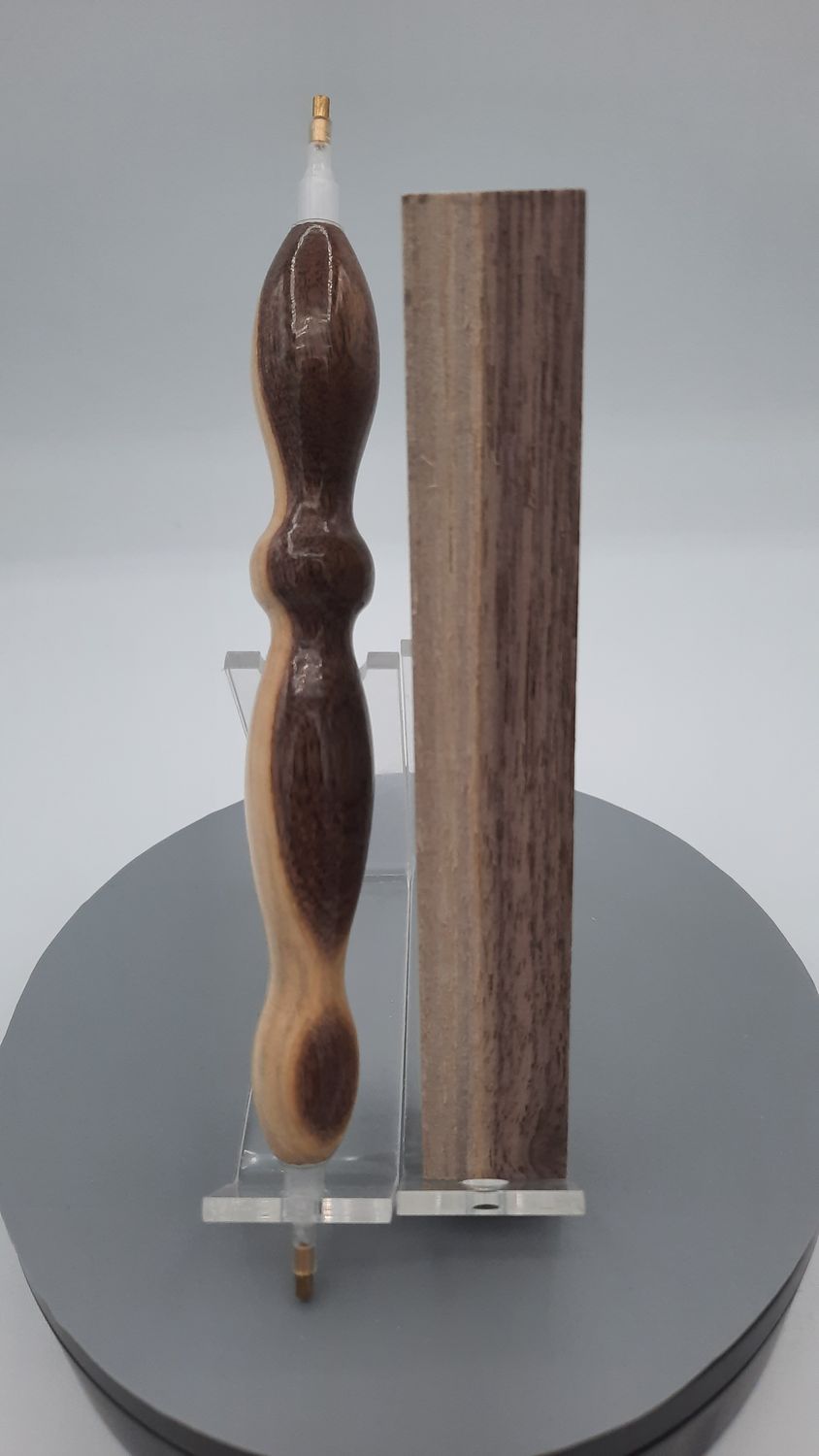 Custom Diamond Painting Pen - Walnut with sap