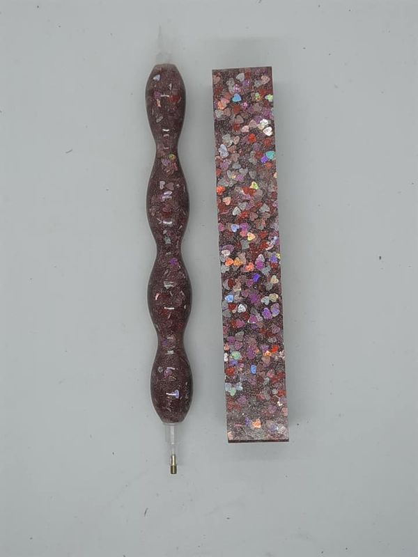 Queen of Hearts Glitter - Handcrafted Custom Diamond Painting Pen