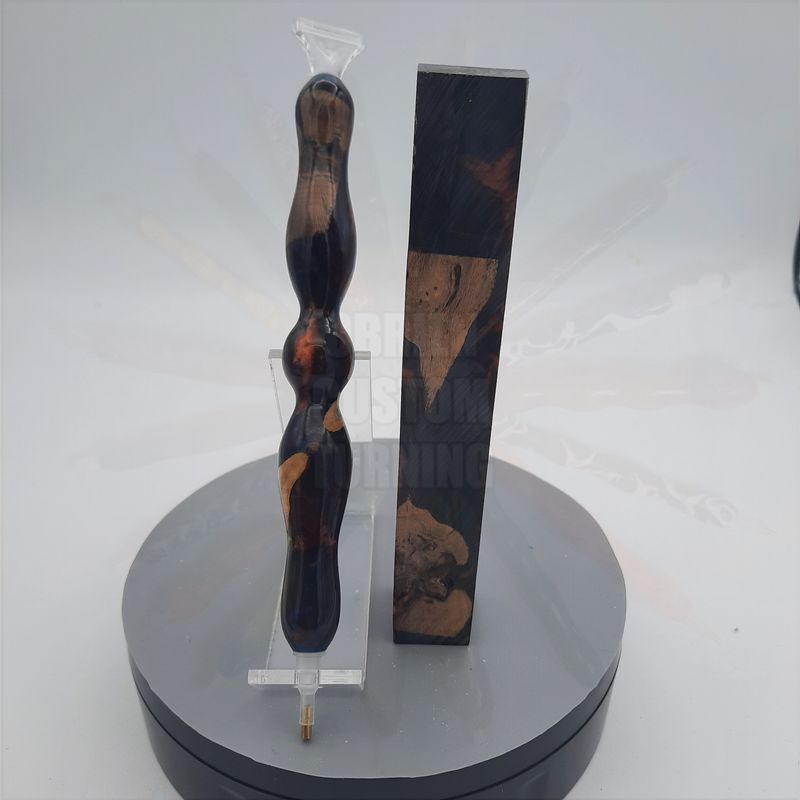 Red Blue Grapevine - Handcrafted Custom Diamond Painting Pen
